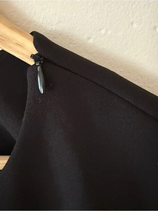 SLT | NWT Black and White Classic Quiet Luxery Top | Small - Picture 11 of 12